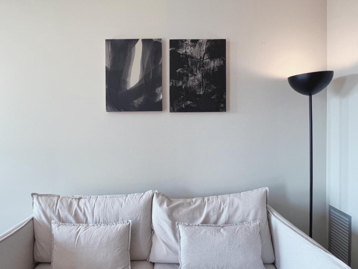 Stay U-Nique Apartments Sants II Barcelona Bagian luar foto