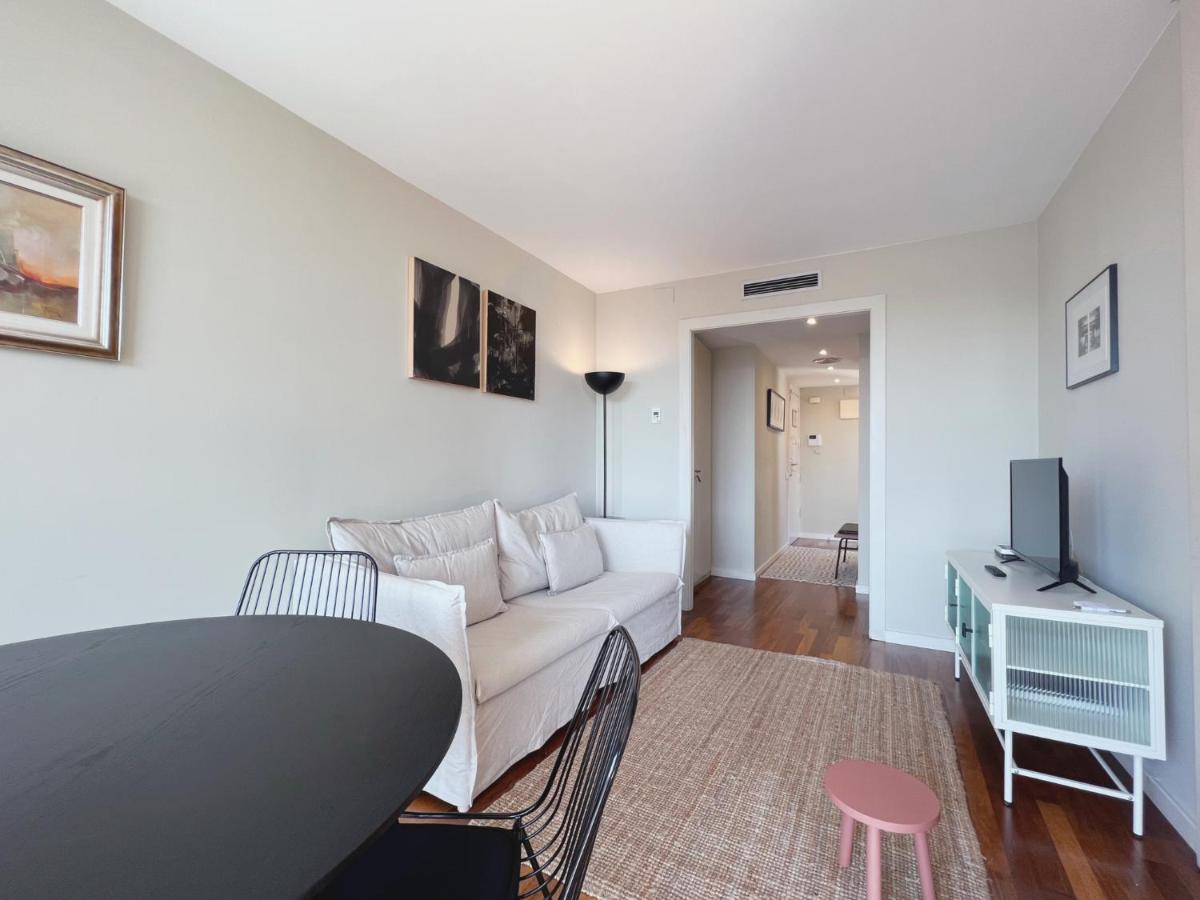 Stay U-Nique Apartments Sants II Barcelona Bagian luar foto