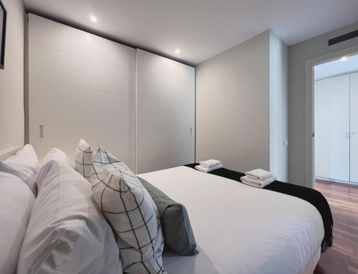 Stay U-Nique Apartments Sants II Barcelona Bagian luar foto