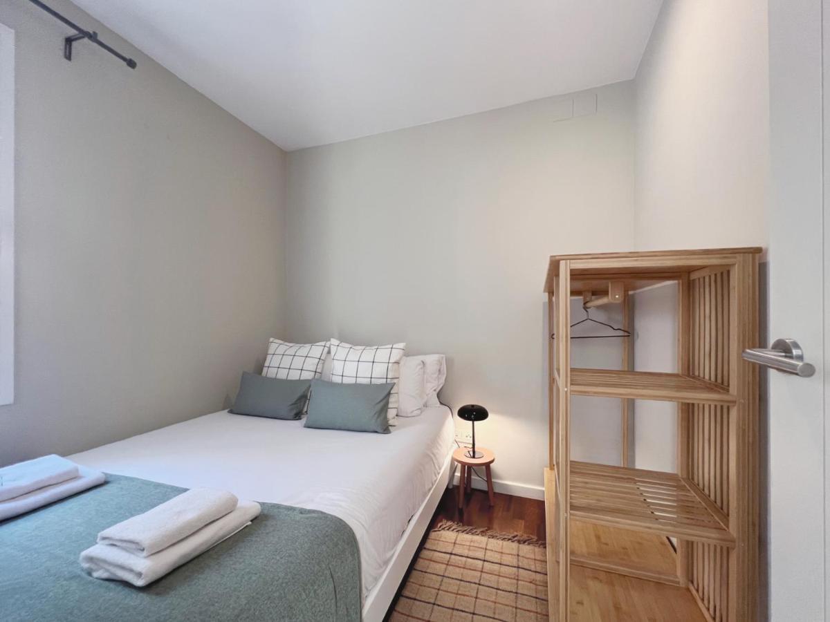 Stay U-Nique Apartments Sants II Barcelona Bagian luar foto